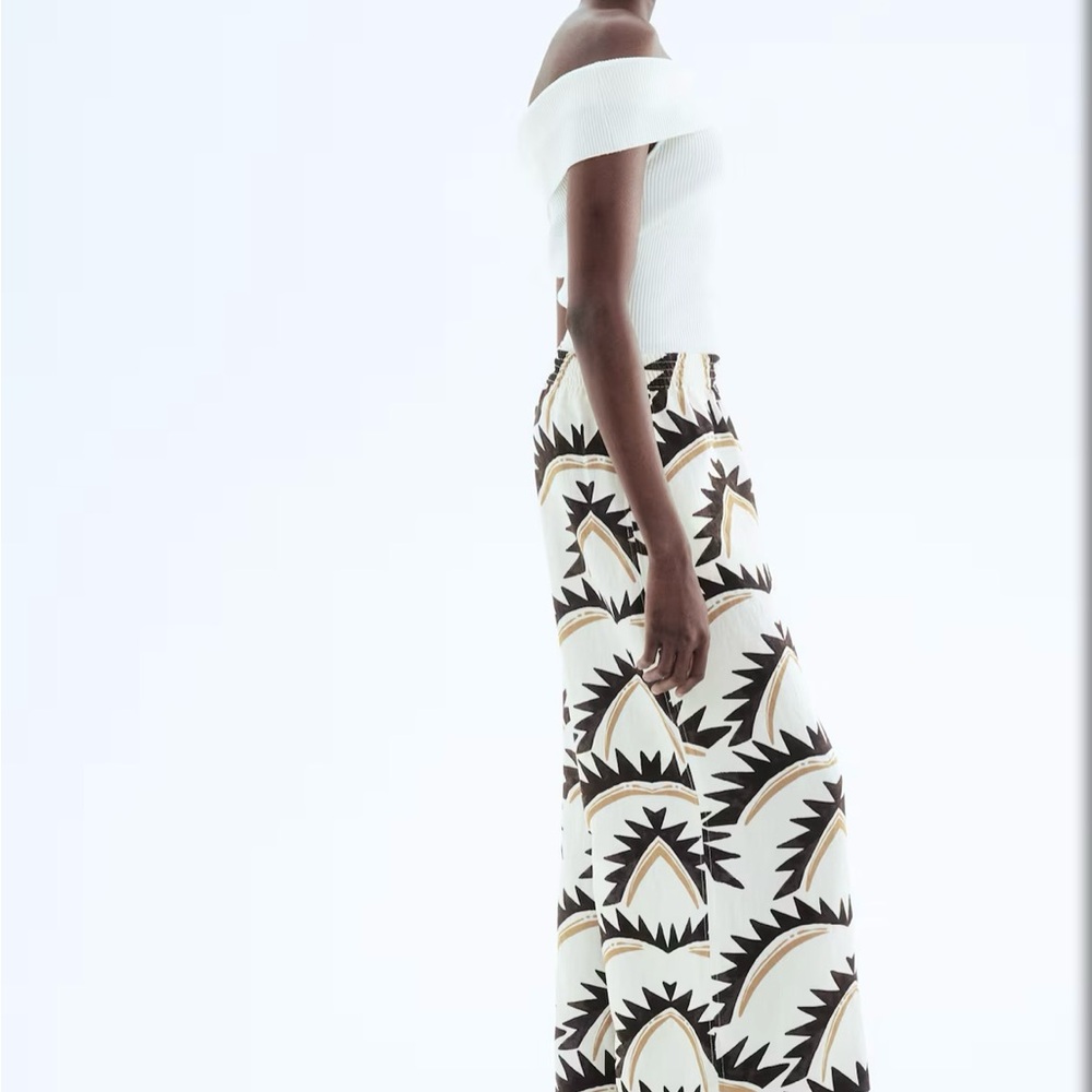 H&M Black and Cream Patterned Wide Leg Pants Bin F - Picture 3 of 7